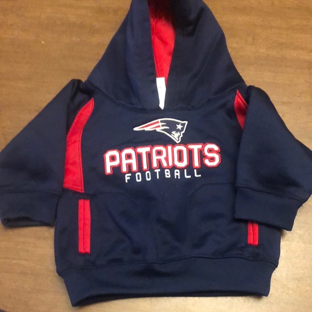 12 month Patriots Football 🏈 sweatshirt